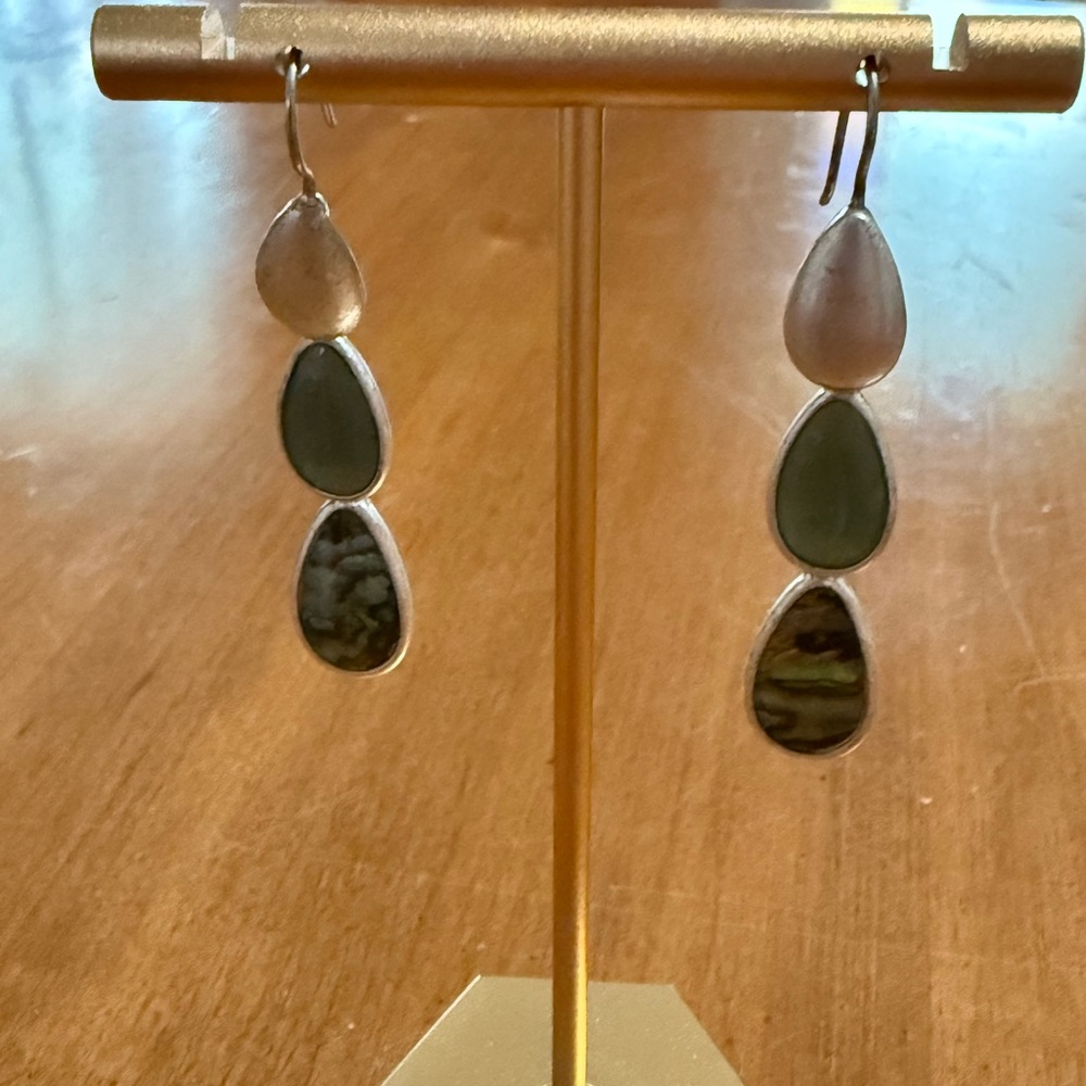 Elegant Silver and green Teardrop Earrings